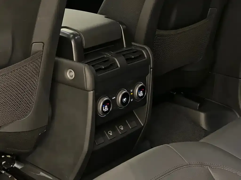 Land Rover Defender 2024 из CN, фото 10