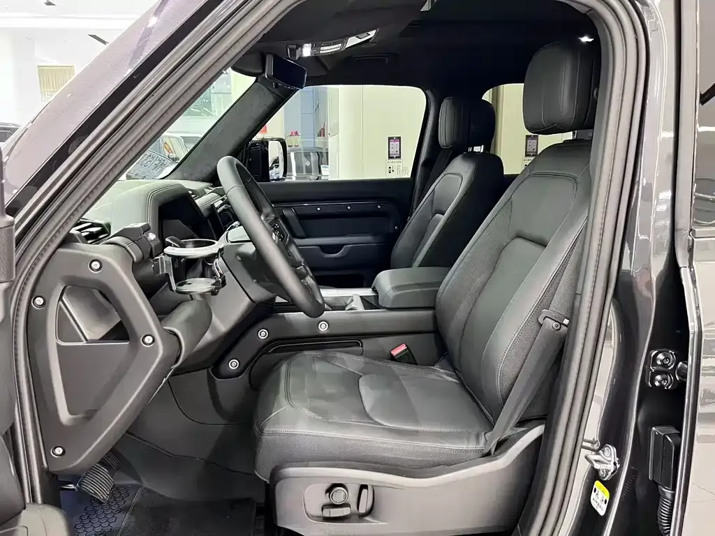 Land Rover Defender 2024 из CN, фото 3