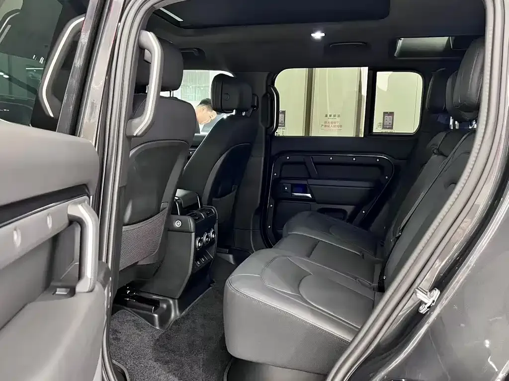 Land Rover Defender 2024 из CN, фото 4