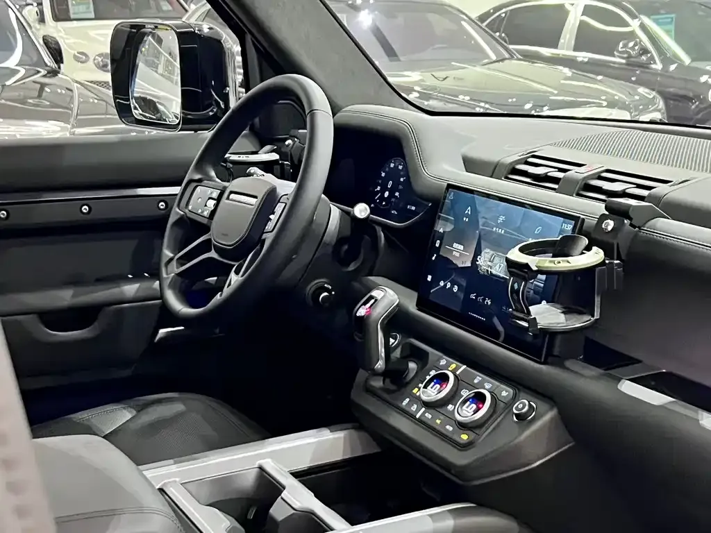 Land Rover Defender 2024 из CN, фото 6