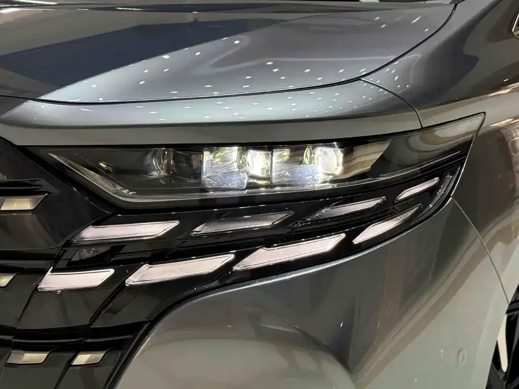Toyota Alphard 2024 из CN, фото 10