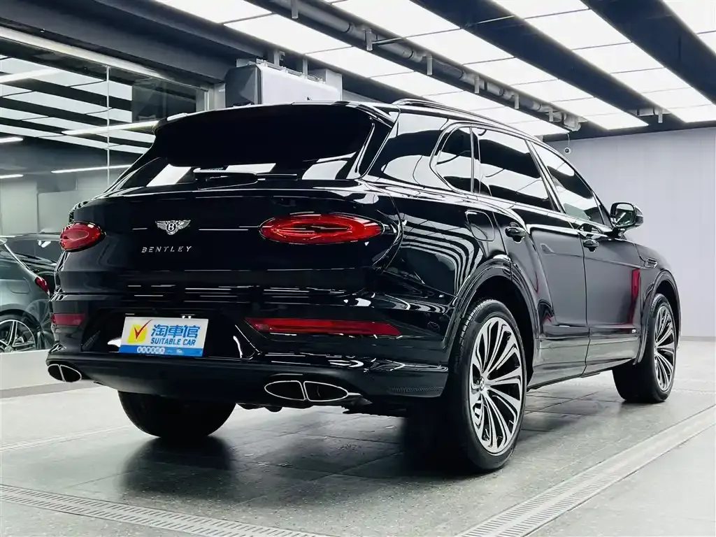 Bentley Bentayga 2025 из CN, фото 4