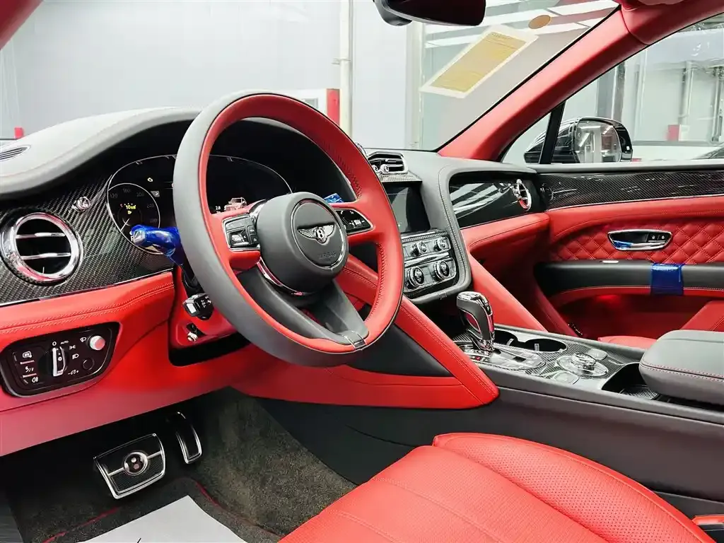 Bentley Bentayga 2025 из CN, фото 7