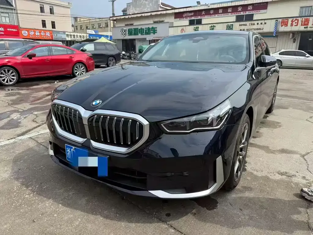 BMW 5 Series 2025 из CN, фото 1