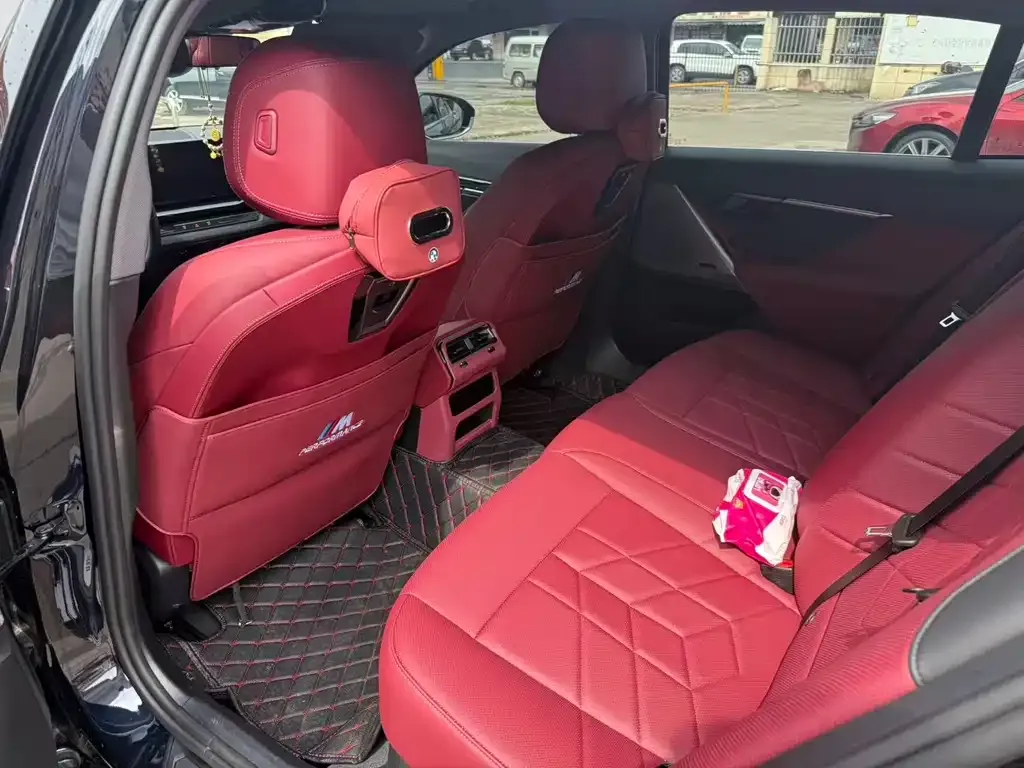 BMW 5 Series 2025 из CN, фото 5