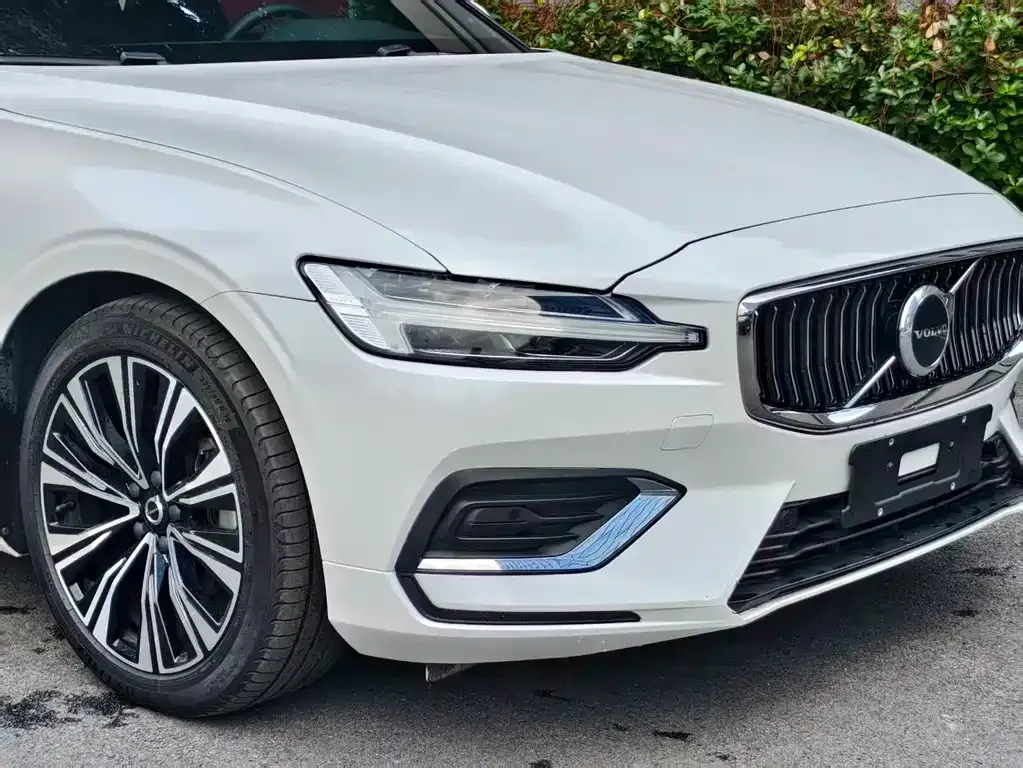 Volvo S60 2024 из CN, фото 10