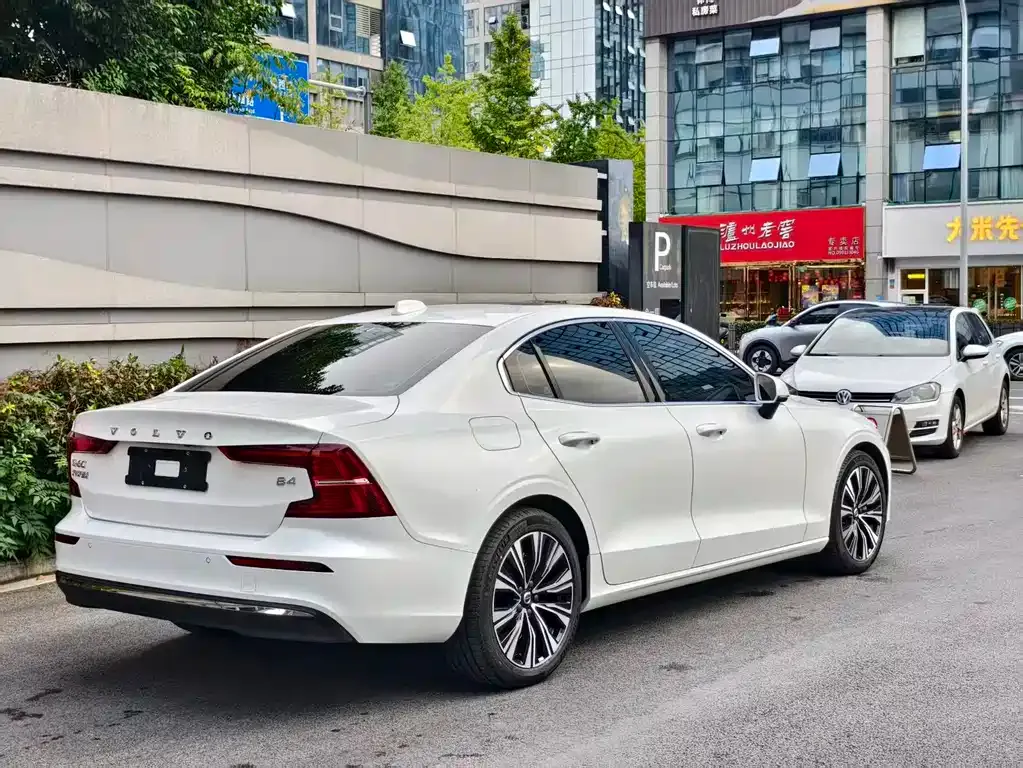 Volvo S60 2024 из CN, фото 6
