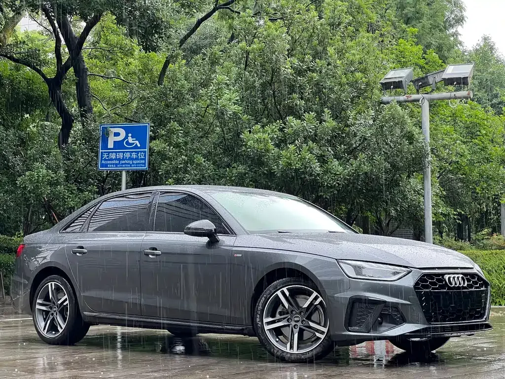 Audi A4L 2023 из CN, фото 3