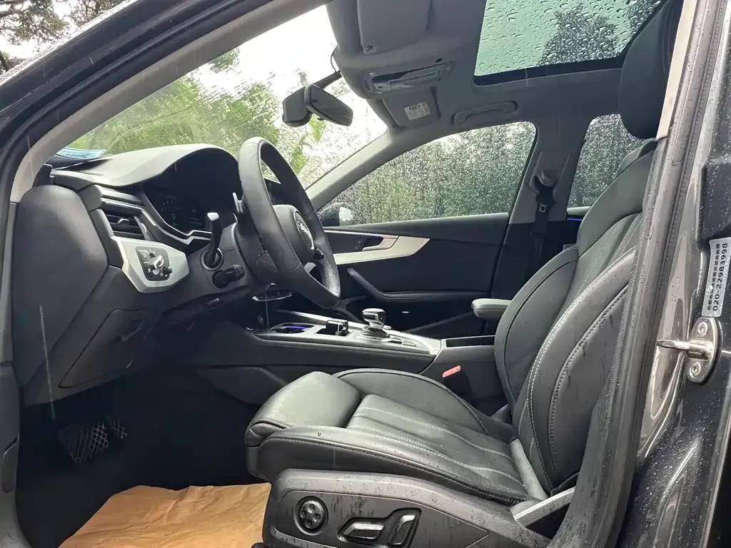 Audi A4L 2023 из CN, фото 5