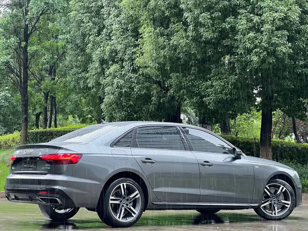 Audi A4L 2023 из CN, фото 7