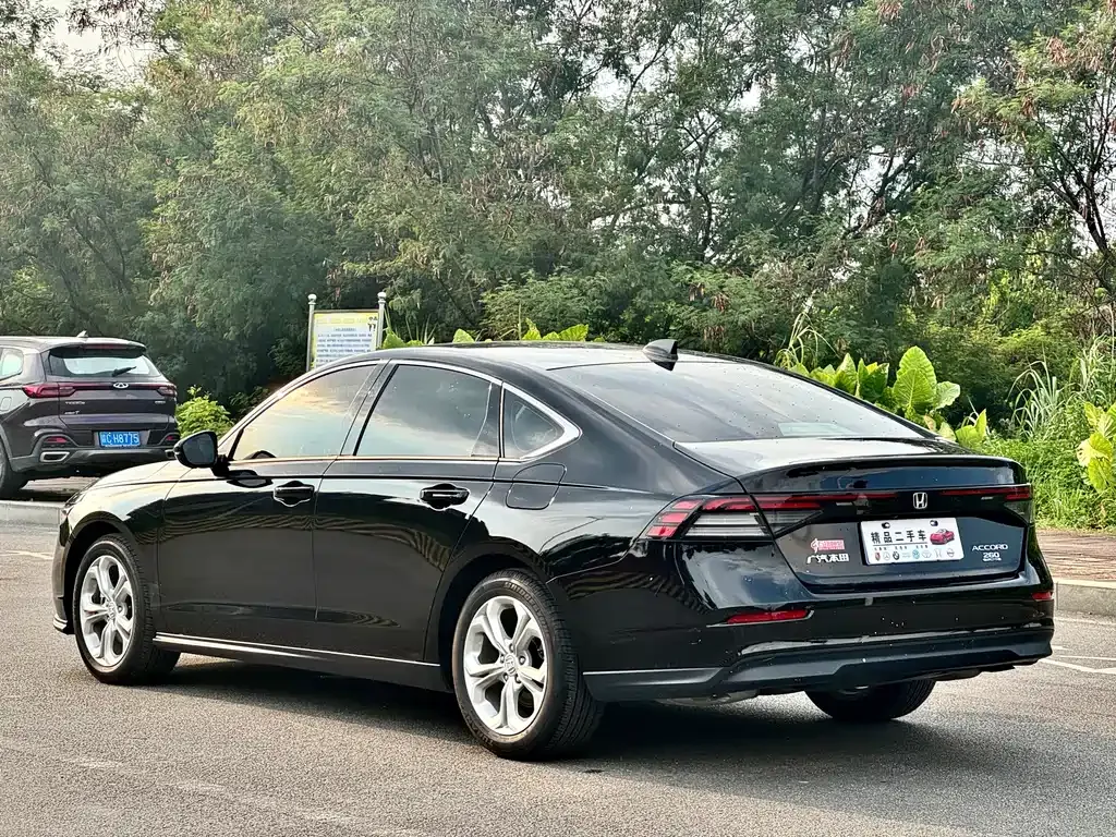 Honda Accord — фото 7