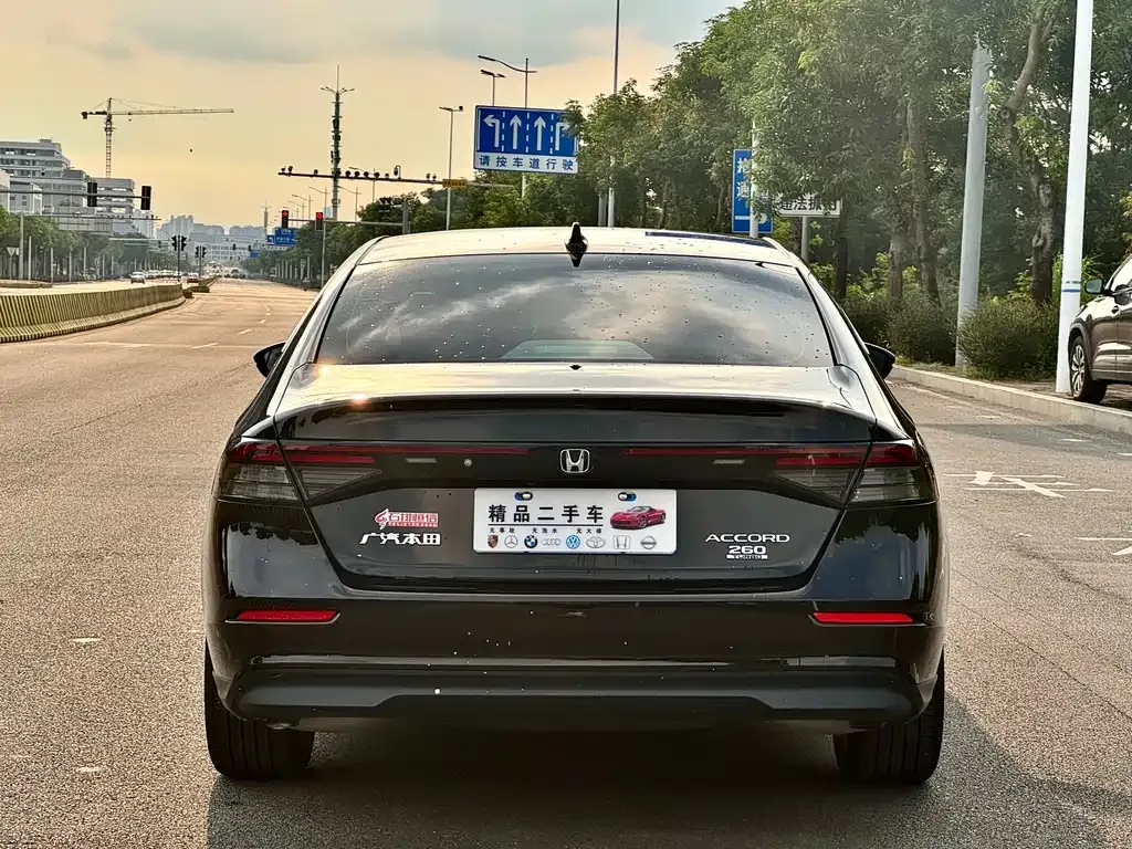 Honda Accord — фото 8