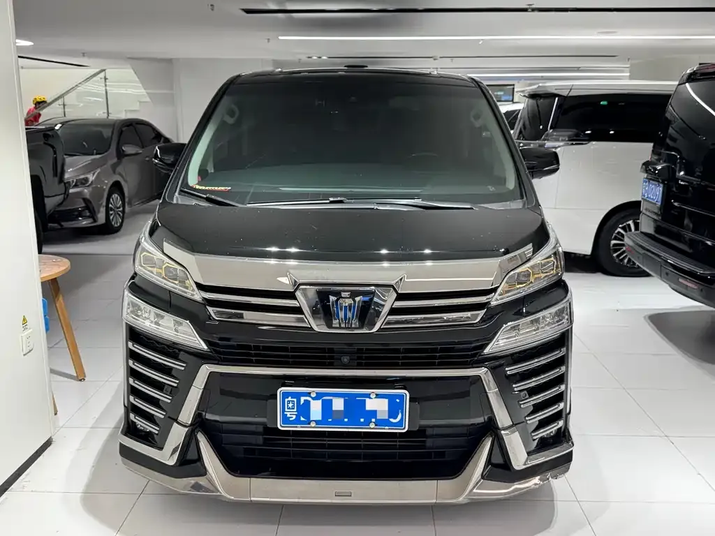 Toyota Vellfire 2023 из CN, фото 1