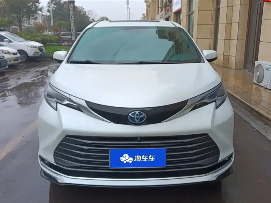 Toyota Sienna 2022 из CN, фото 2