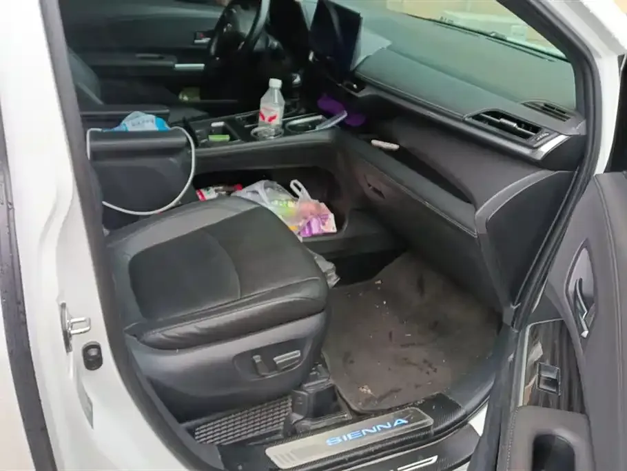 Toyota Sienna 2022 из CN, фото 8