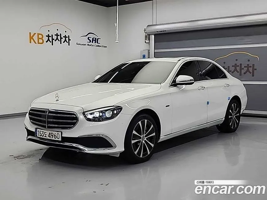 Mercedes-Benz E-Class — фото 1