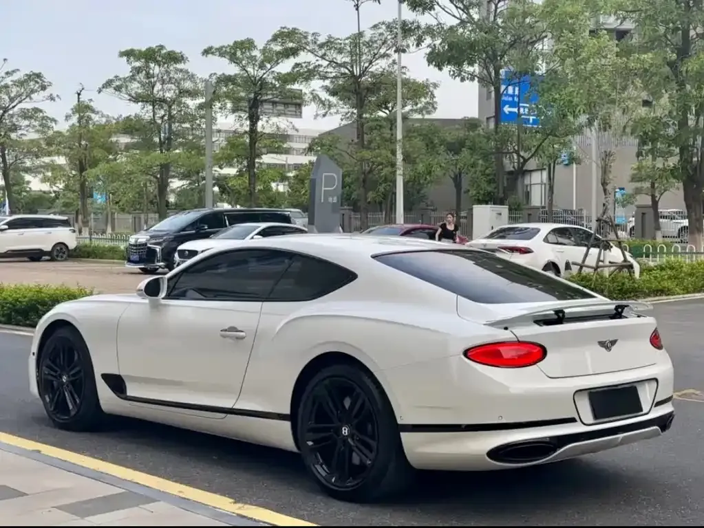 Bentley Continental 2021 из CN, фото 2