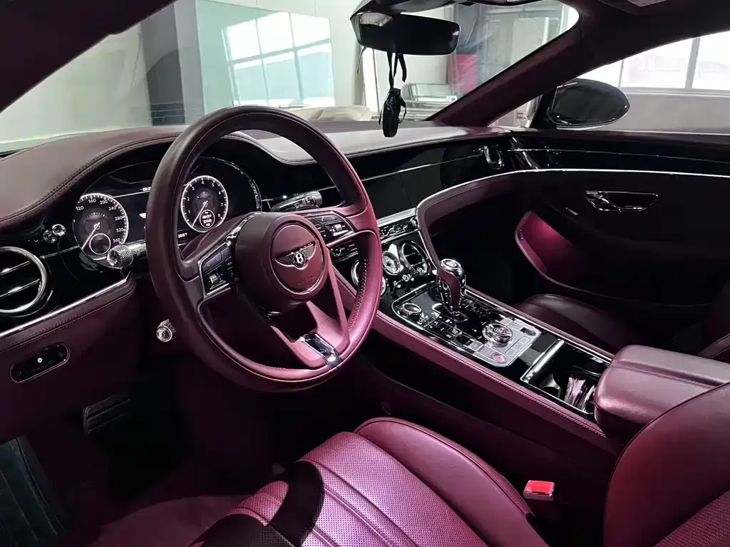Bentley Continental 2021 из CN, фото 3