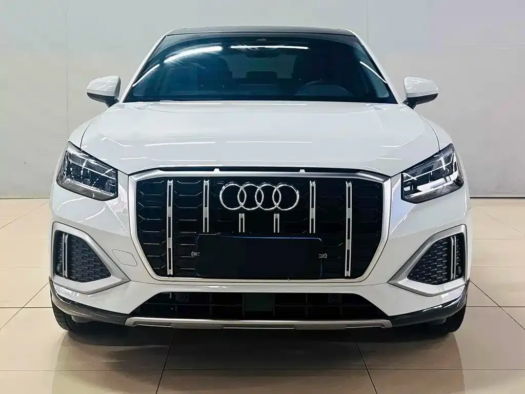Audi Q2L — фото 2