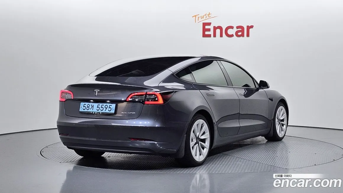 Tesla Model 3 — фото 2