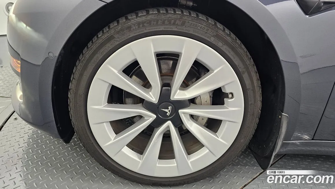 Tesla Model 3 — фото 5