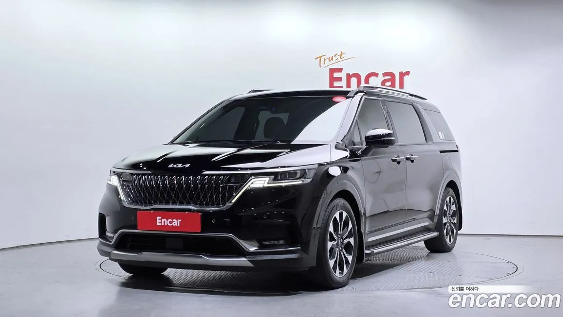 Kia Carnival — фото 1