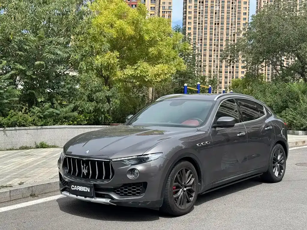 Maserati Levante — фото 1