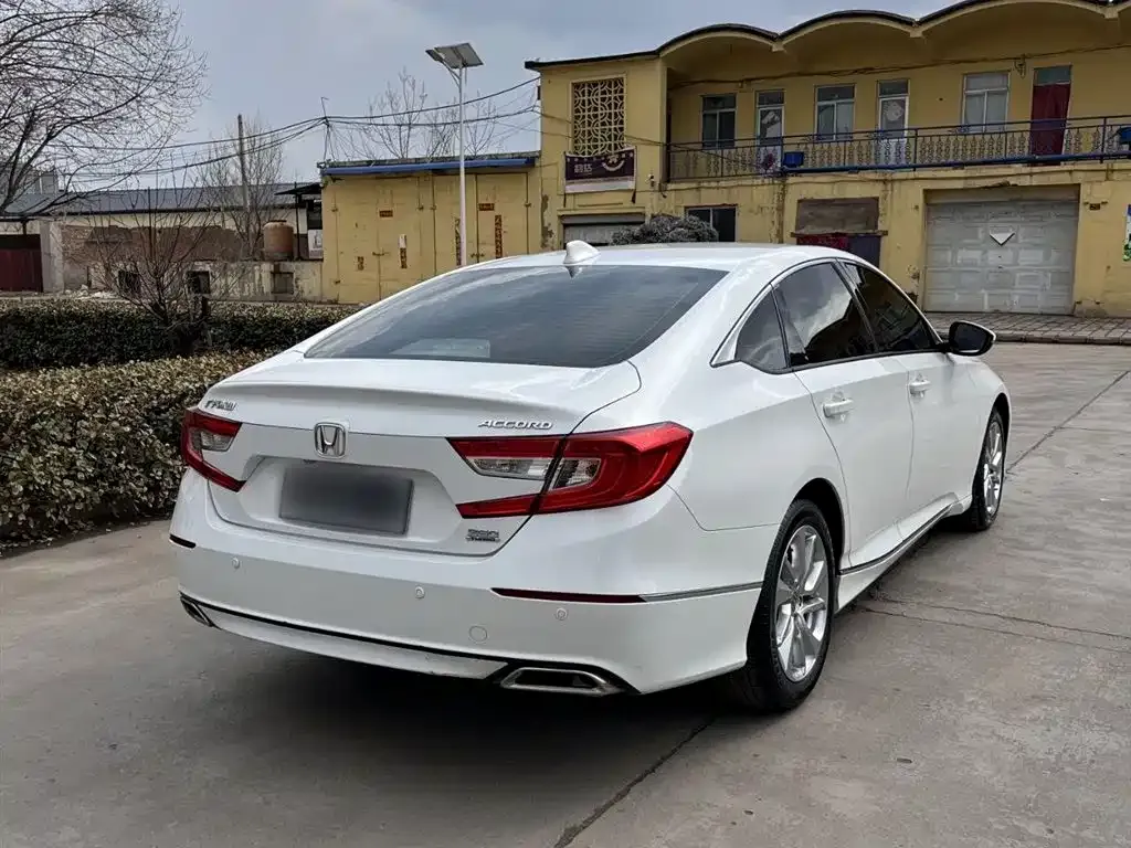Honda Accord — фото 7