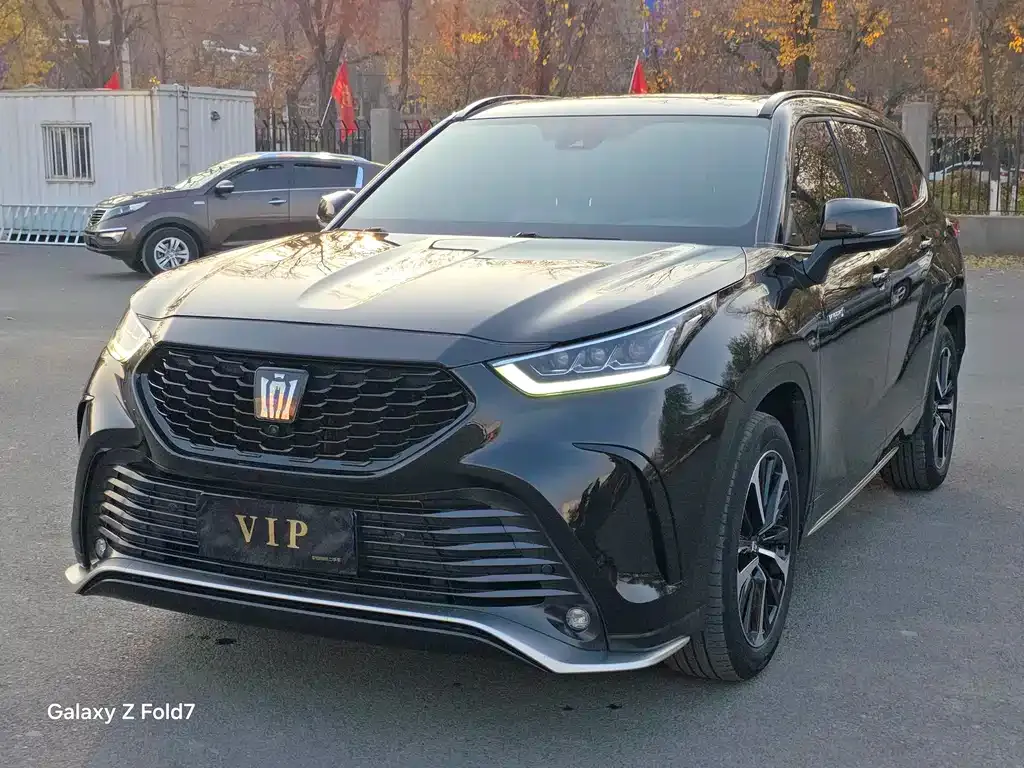 Toyota Crown Kluger 2023 из CN, фото 1