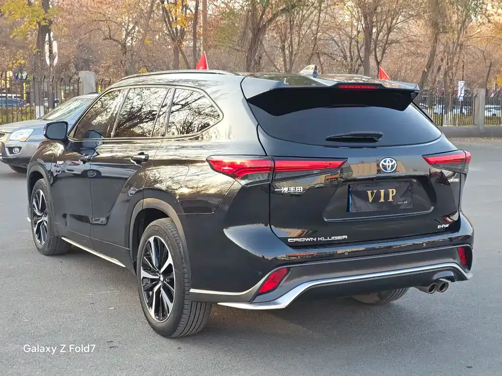 Toyota Crown Kluger 2023 из CN, фото 10