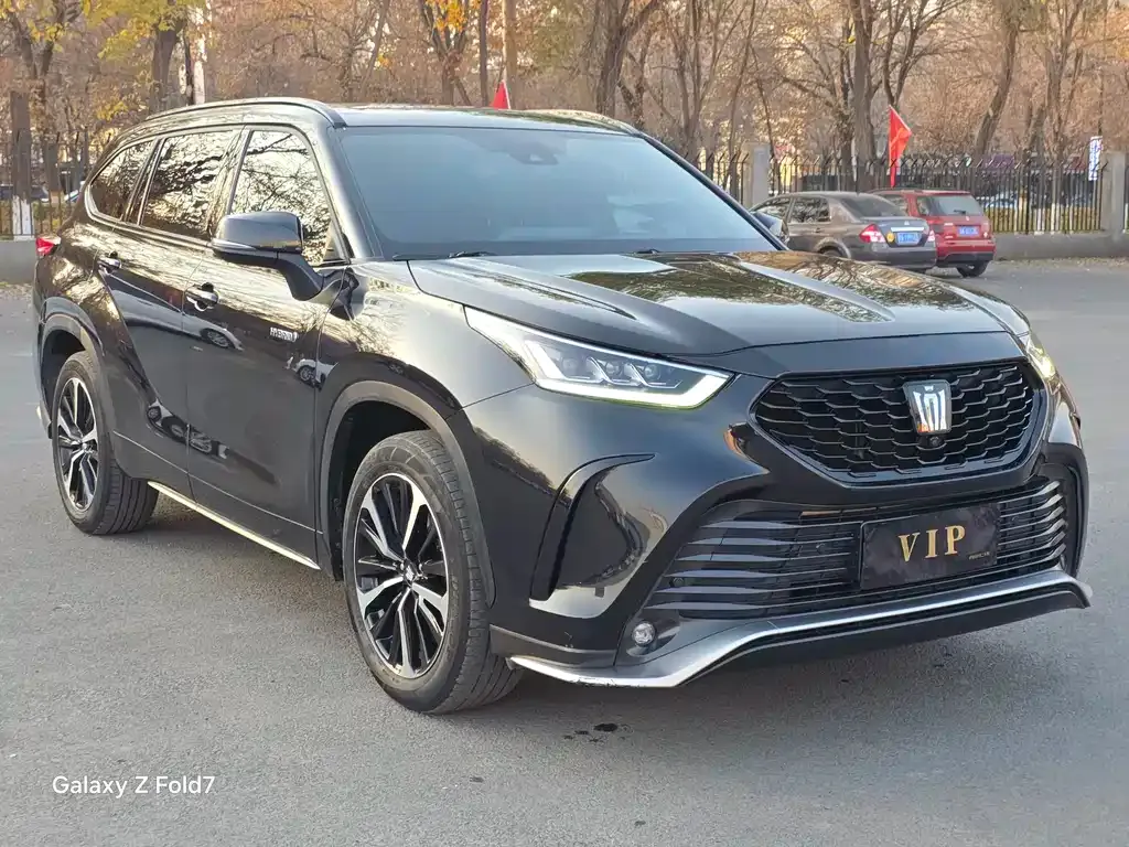 Toyota Crown Kluger 2023 из CN, фото 3