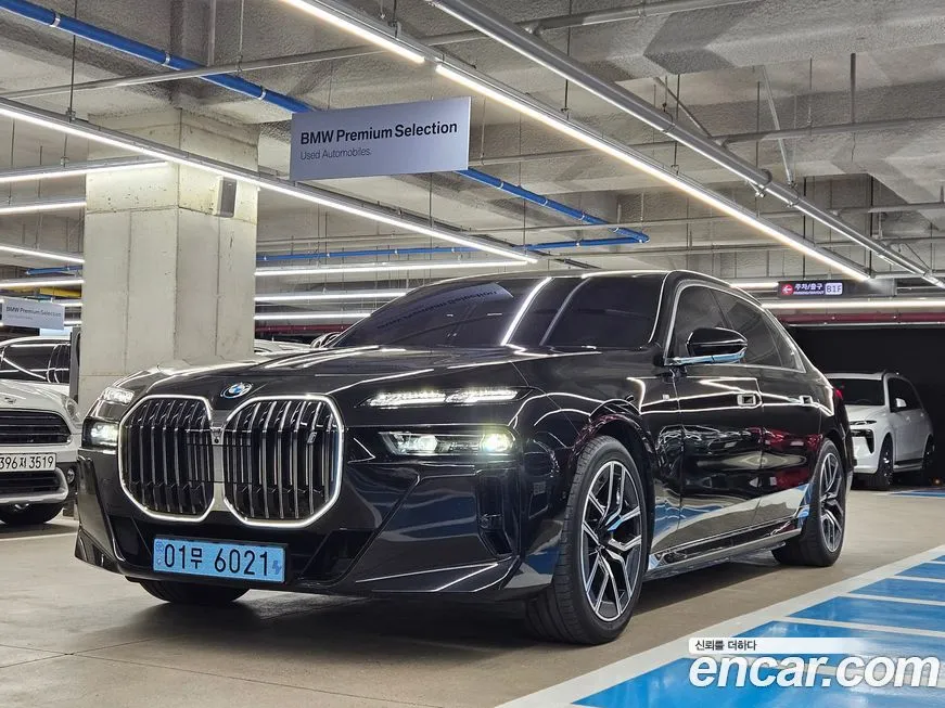 BMW i7