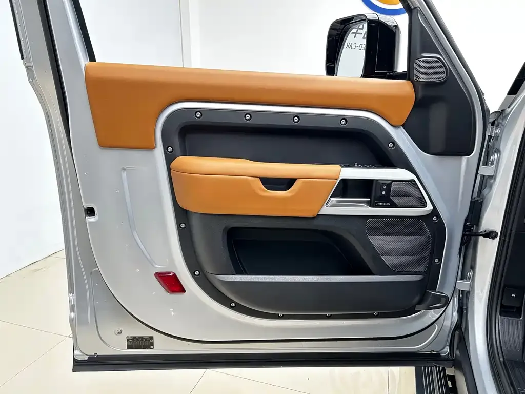 Land Rover Defender — фото 4