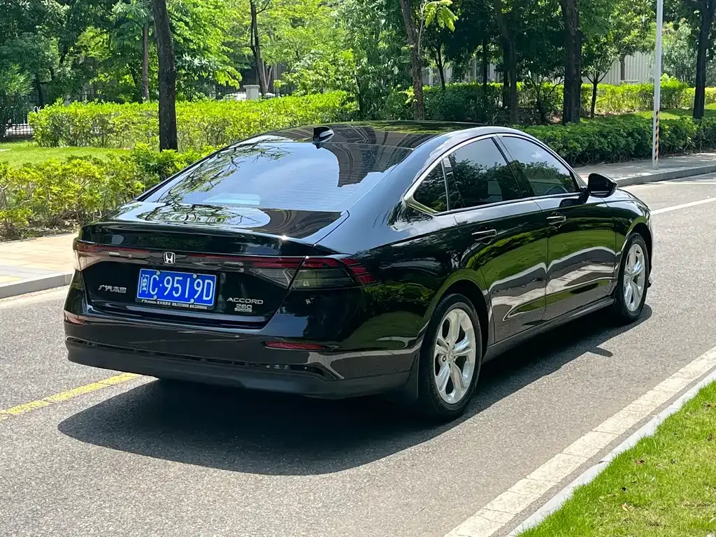 Honda Accord — фото 4