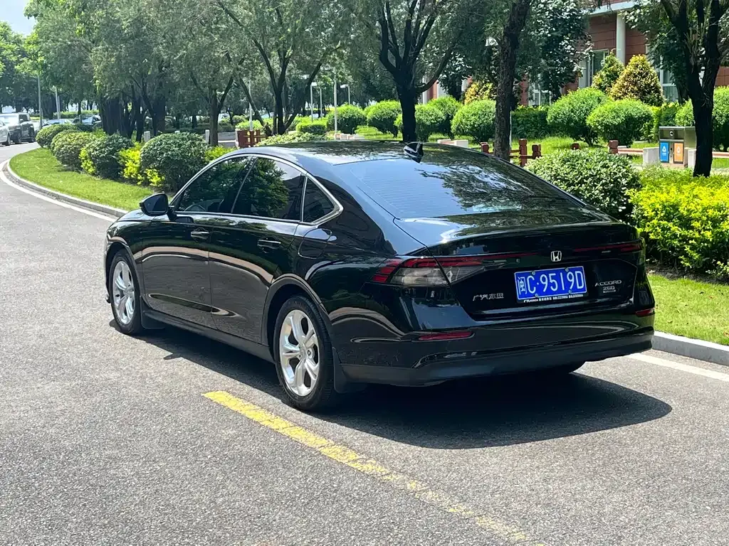Honda Accord — фото 6