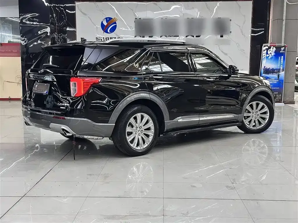 Ford Explorer — фото 10