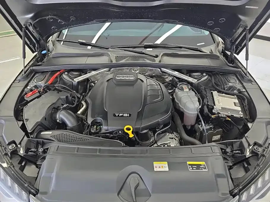 Audi A4L 2021 из CN, фото 10