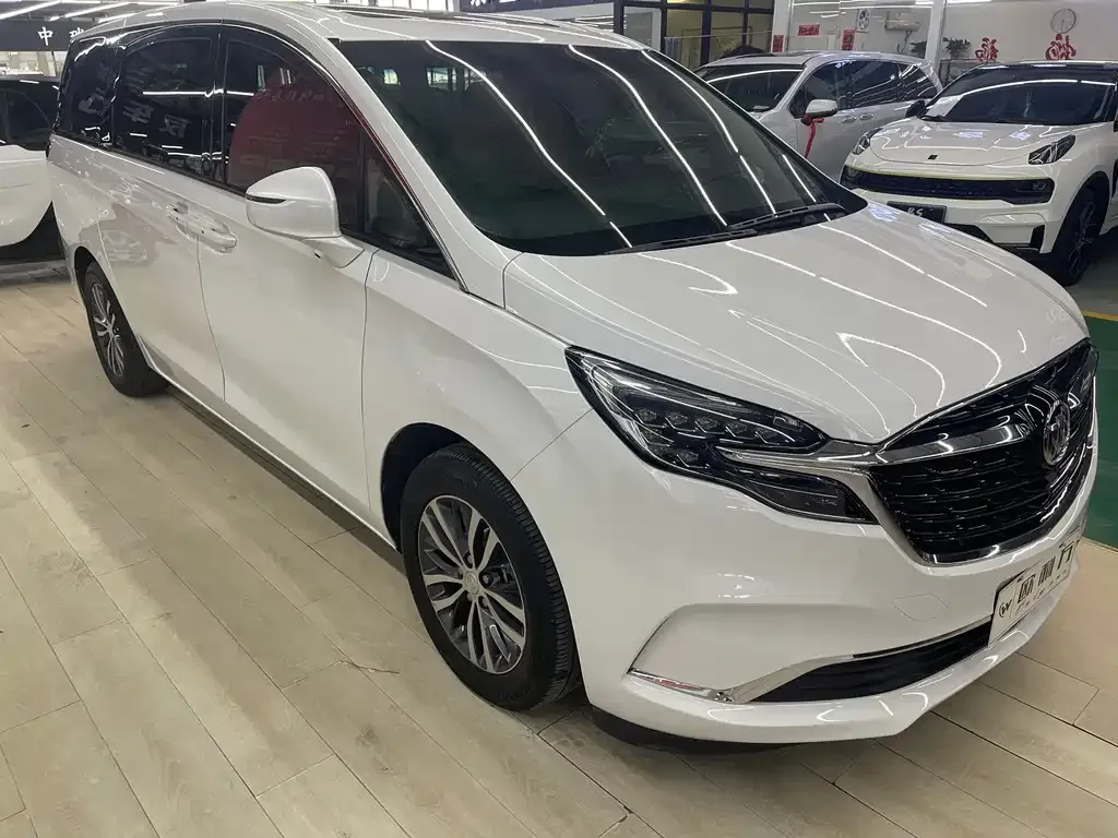 Buick GL8 2022 из CN, фото 1