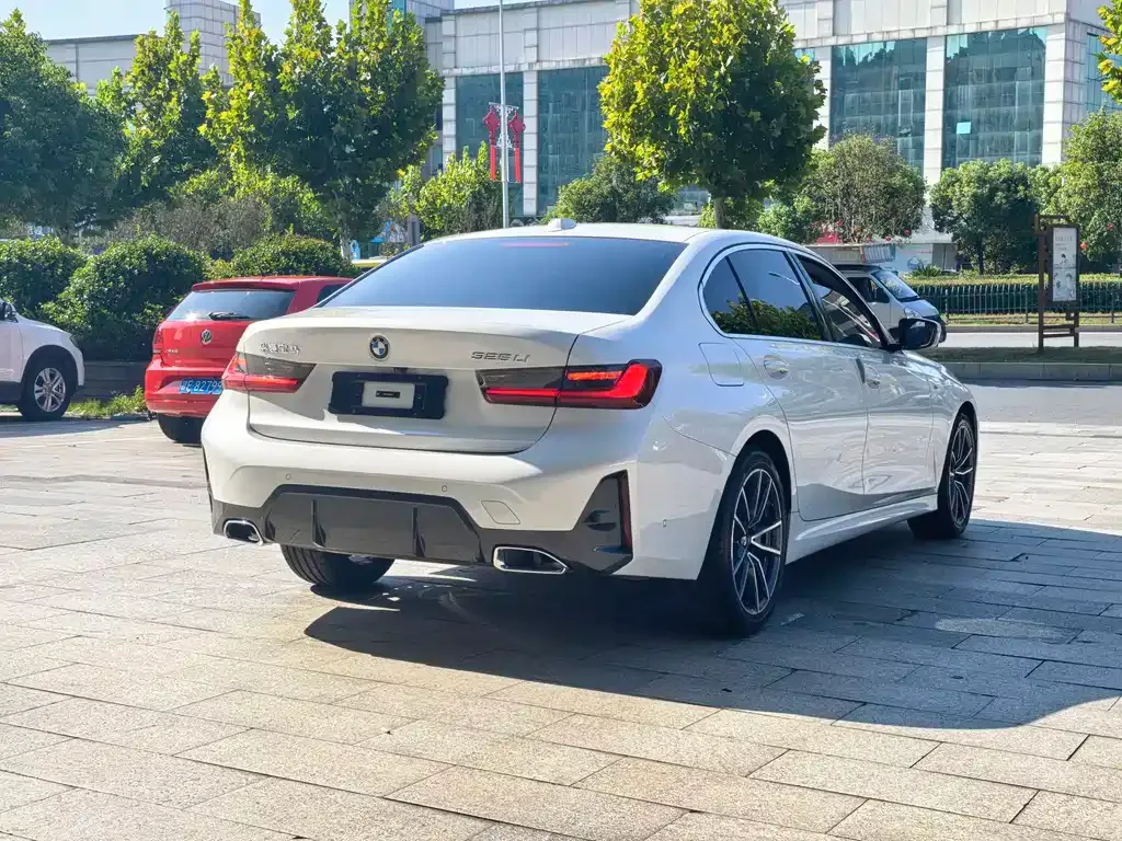 BMW 3 Series 2024 из CN, фото 4
