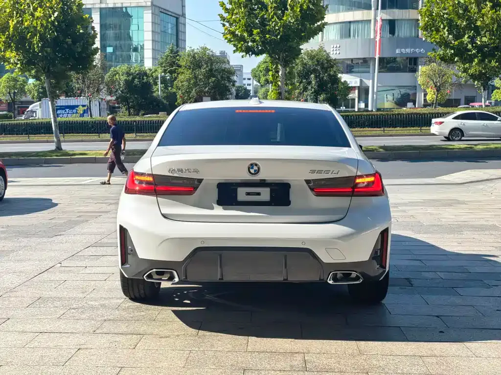 BMW 3 Series 2024 из CN, фото 5