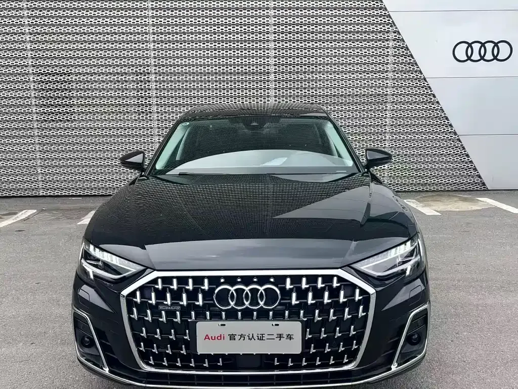 Audi A8 — фото 2