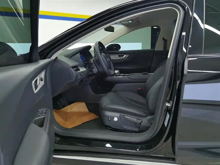 Hongqi E-QM5 2024 из CN, фото 9