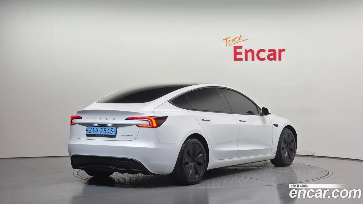Tesla Model 3 2024 из KR, фото 2