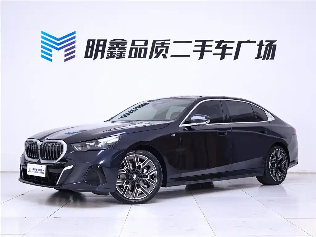 BMW 5 Series 2025 из CN, фото 2