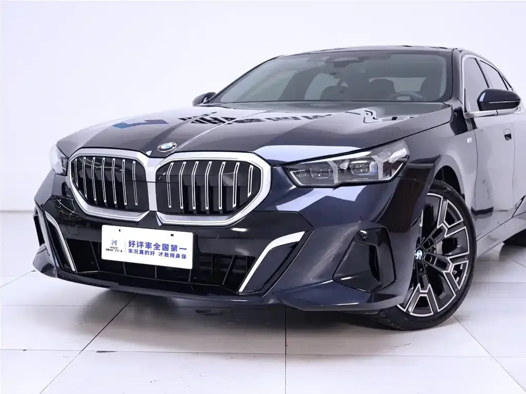 BMW 5 Series 2025 из CN, фото 3