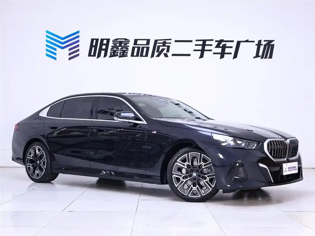 BMW 5 Series 2025 из CN, фото 5