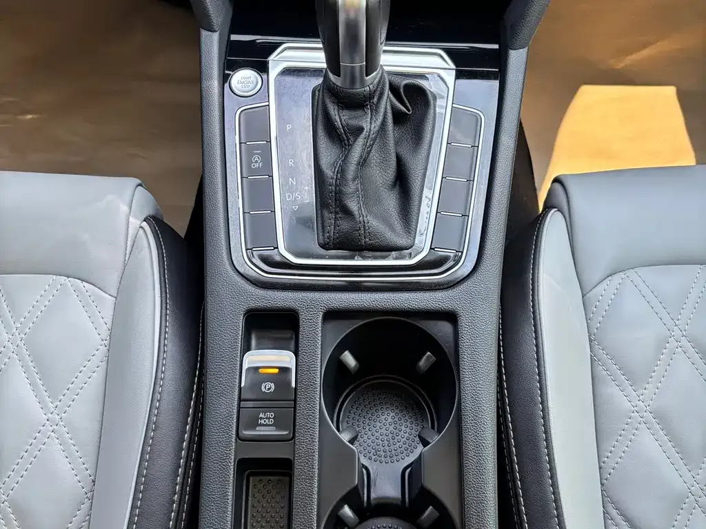 Volkswagen Magotan 2023 из CN, фото 10