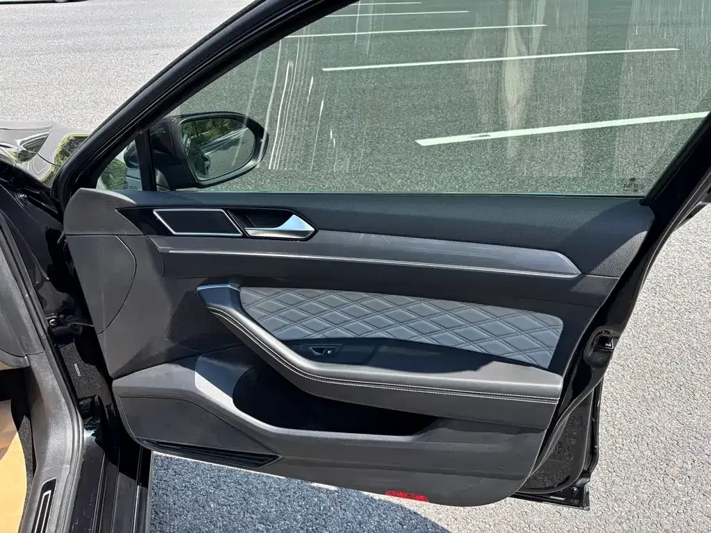 Volkswagen Magotan 2023 из CN, фото 5