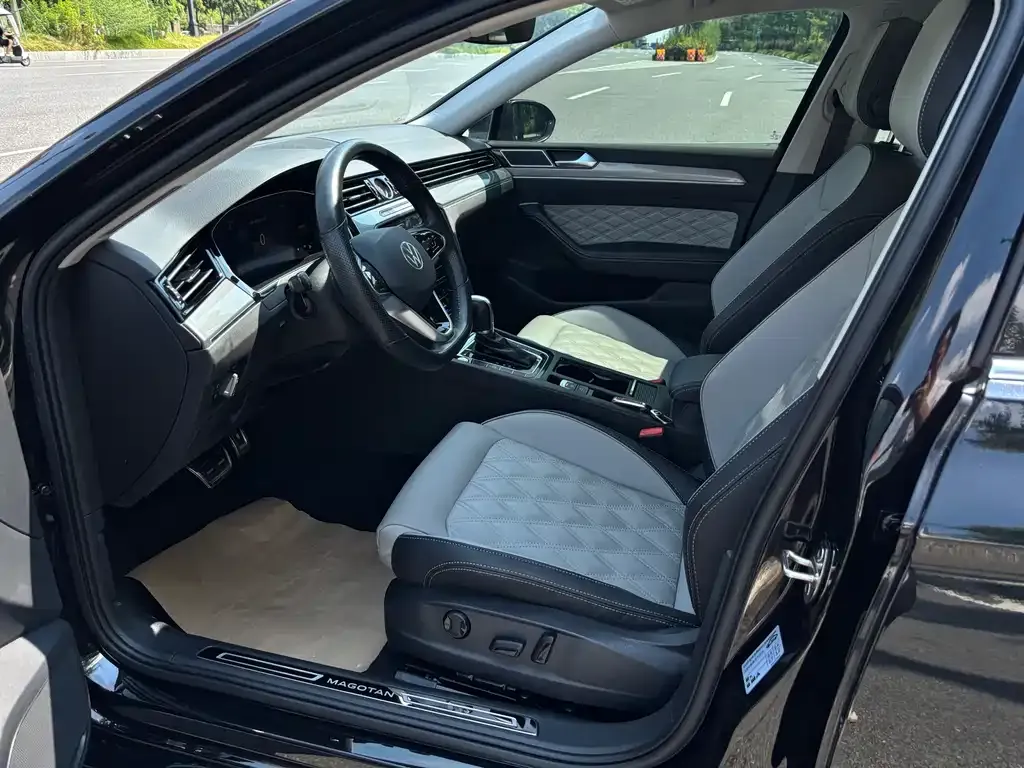 Volkswagen Magotan 2023 из CN, фото 6