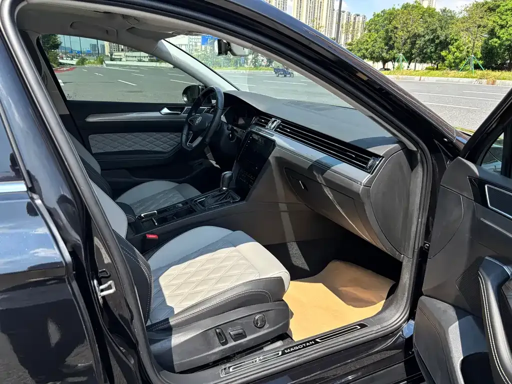 Volkswagen Magotan 2023 из CN, фото 7